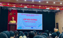 CB,GV,NV Trường MN Phương Trung I tham gia học tập lớp chính trị hè chuẩn bị tâm thế chào đón năm học mới
