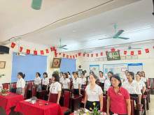 ĐẢNG BỘ TRƯỜNG MN PHƯƠNG TRUNG - CHI BỘ MN PHƯƠNG TRUNG II TỔ CHỨC LỄ KẾT NẠP ĐẢNG VIÊN MỚI