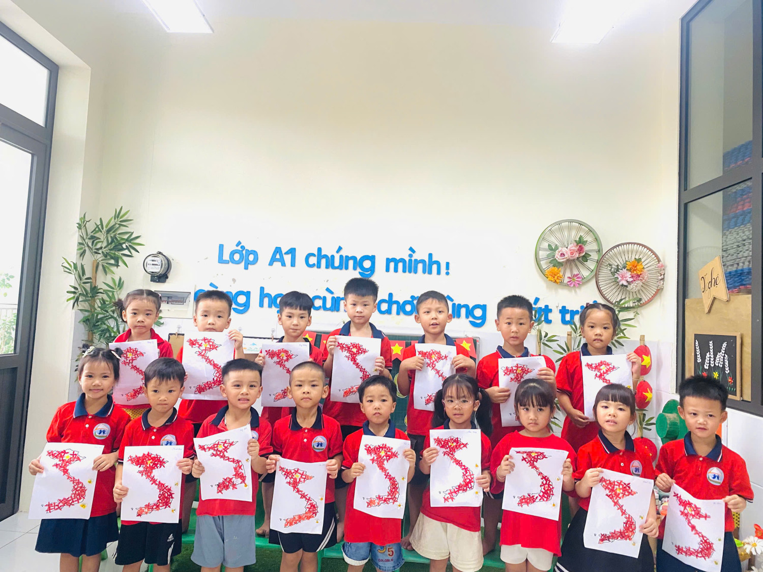 HOẠT ĐỘNG CHÀO MỪNG NGÀY QUỐC KHÁNH CỦA CÁC BÉ TRƯỜNG MN PHƯƠNG TRUNG NHÂN KỈ NIỆM 81 NGÀY QUỐC KHÁNH 2/9.