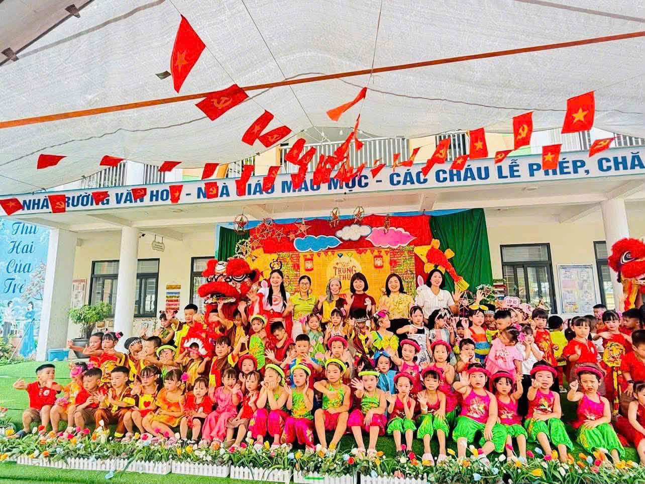 TRƯỜNG MN PHƯƠNG TRUNG RỘN RÀNG "VUI TẾT TRUNG THU 2026"